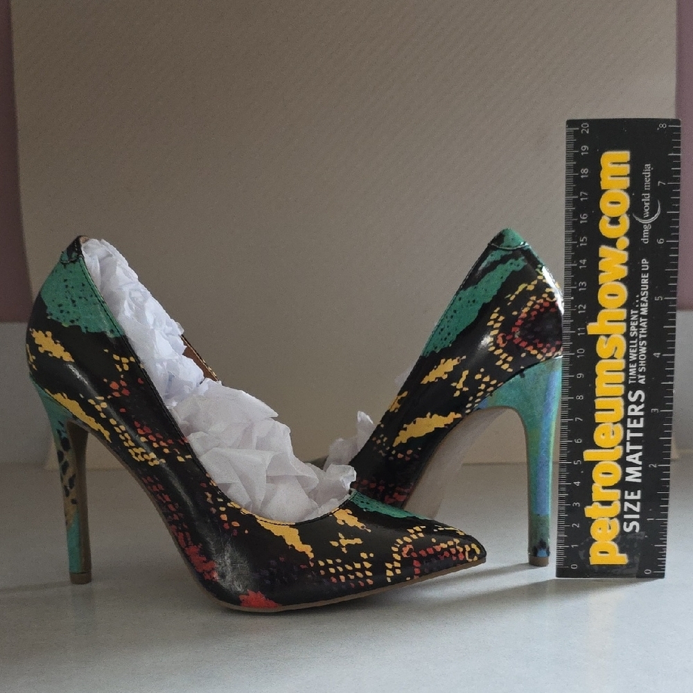 NEW STEVE MADDEN colorful Snakeskin Print Women's Heels